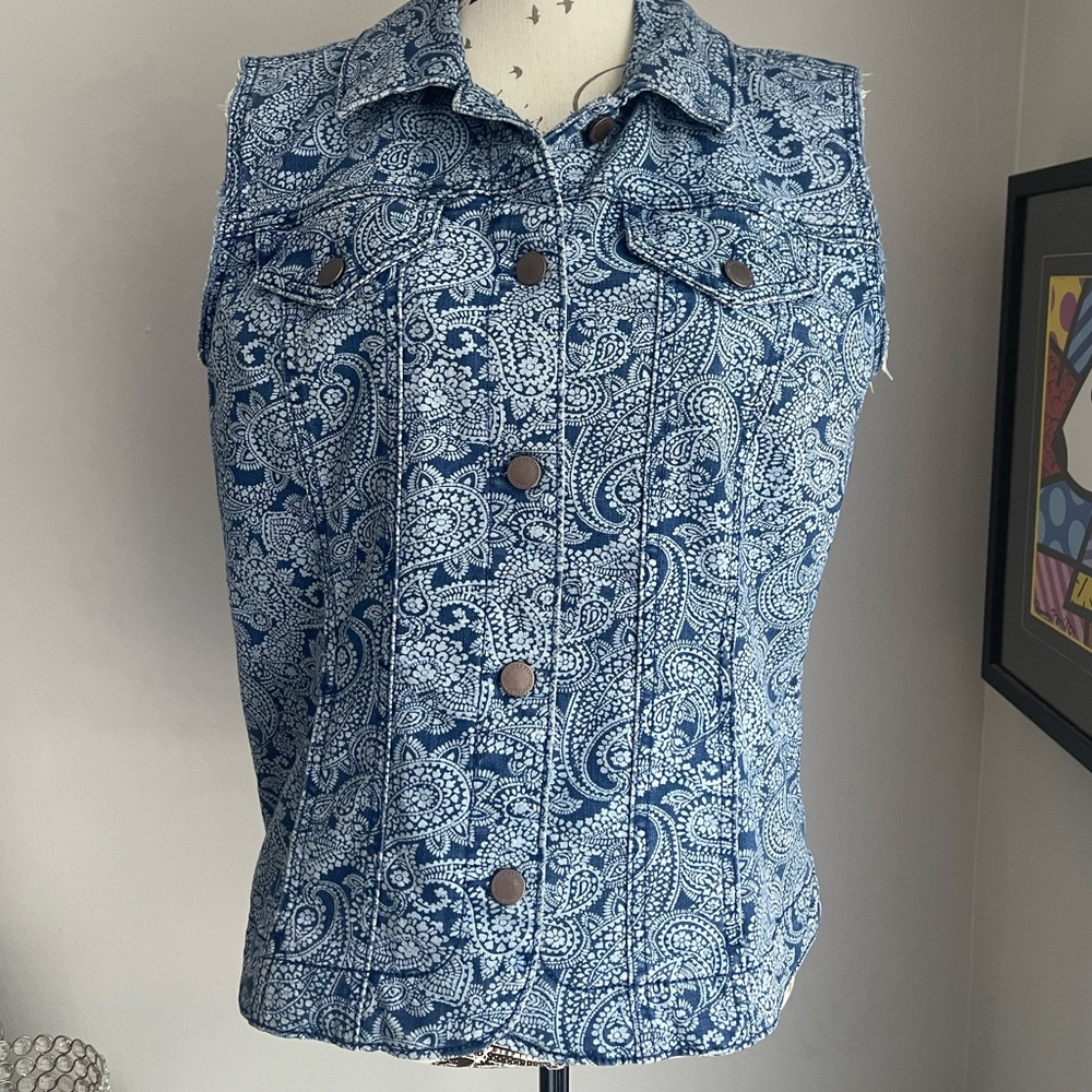 Charter Club Denim Designed Women’s Button Down Shirt Vest Size Medium